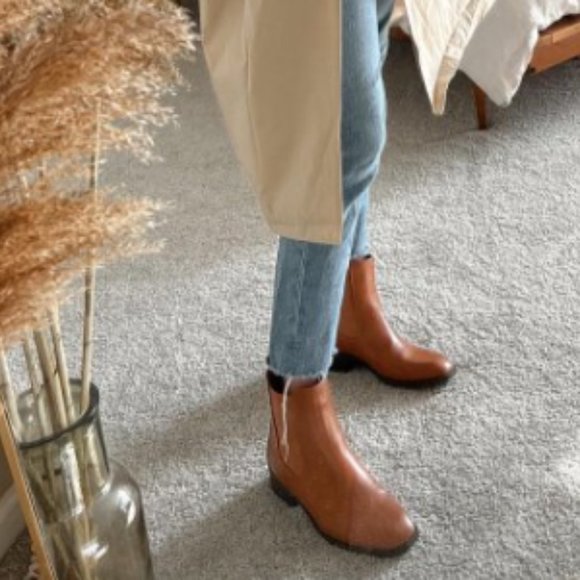 Vernetta Chelsea Boot - Picture 9 of 11